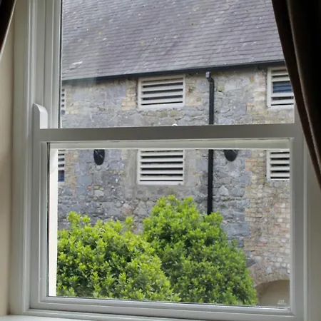 Spinners On Castle Street