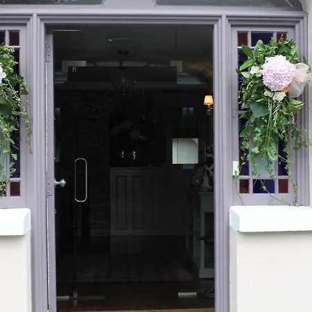 Spinners On Castle Street Birr