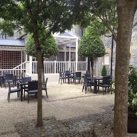 Spinners On Castle Street