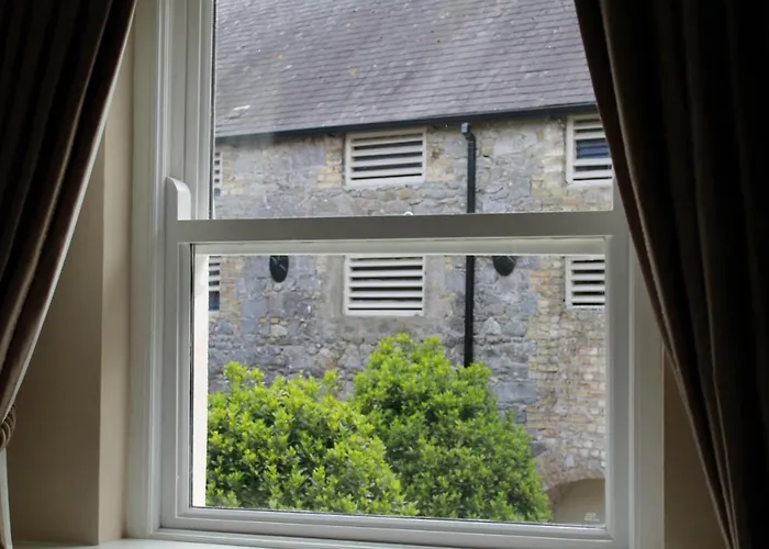 Spinners On Castle Street