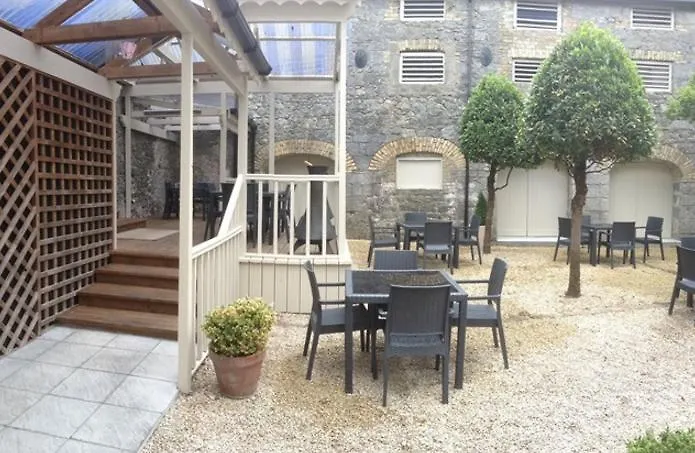 Spinners On Castle Street *