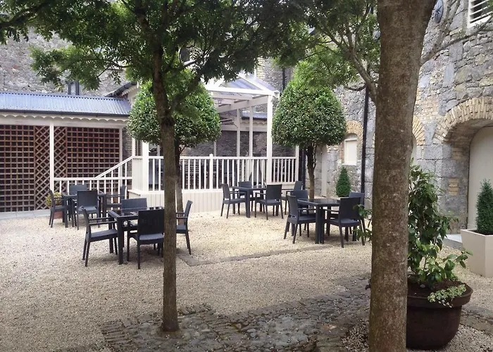 Spinners On Castle Street